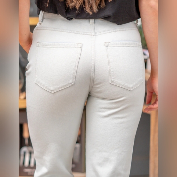 Flying Monkey Reform High Rise Mom Jeans Light Blue 27/5 Inseam 27 Raw Hem Nwt - Picture 5 of 13